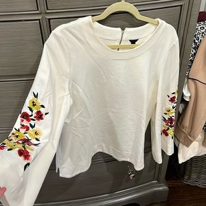 Ann Taylor 3 quarter sleeved crewneck size M